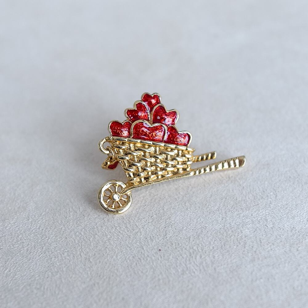Vintage 1992 Avon Garden Of Love Wheelbarrow Hearts Pin Brooch Gold Tone Lapel